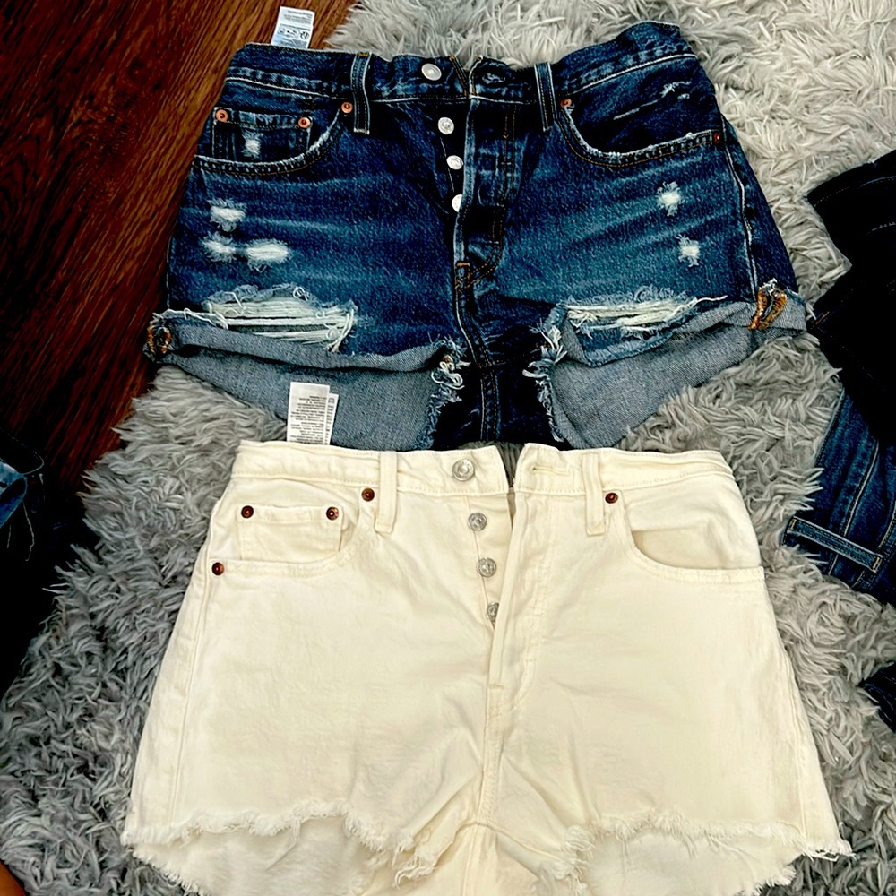 NWOT bundle of Levi’s Jean Shorts With Button Fly Sz 27 &28